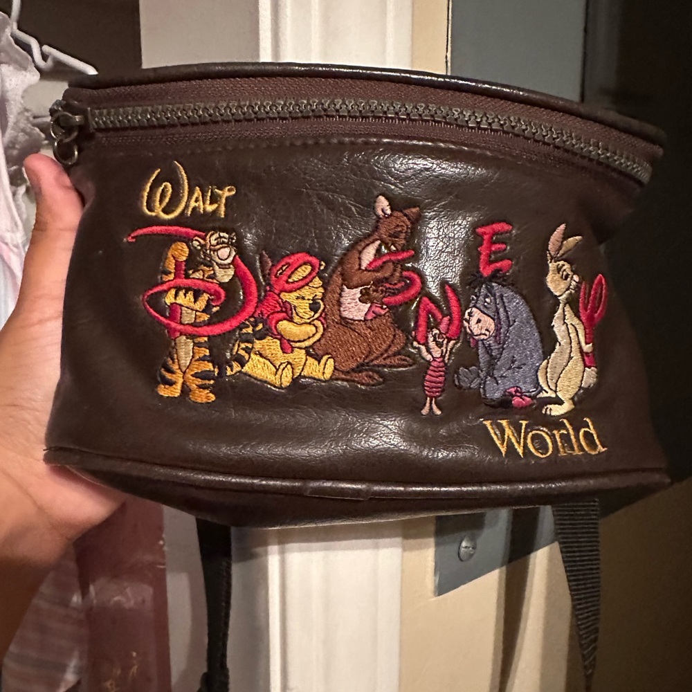Brown leather Disney Winnie the Pooh Fanny pack vintage